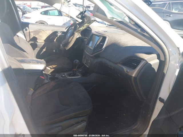 2016 Jeep Cherokee Latitude მანქანა იყიდება აუქციონზე, vin: 1C4PJMCB6GW122000, აუქციონის ნომერი: 44090788