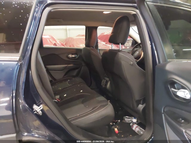 1C4PJLCBXFW721281 Jeep Cherokee Latitude