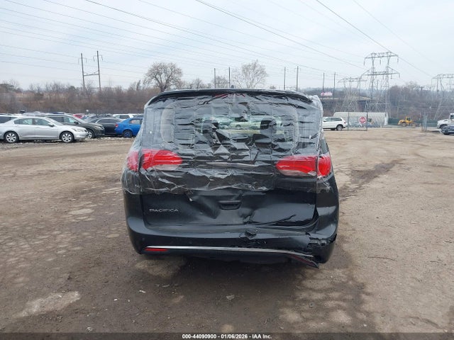 2C4RC1BG5JR252249 Chrysler Pacifica Touring L
