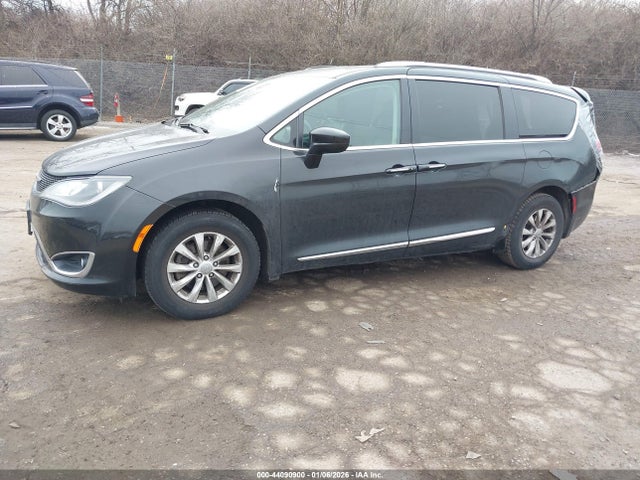 2C4RC1BG5JR252249 Chrysler Pacifica Touring L