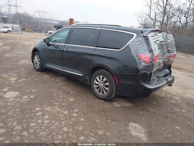 2C4RC1BG5JR252249 Chrysler Pacifica Touring L