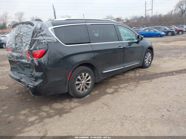 2C4RC1BG5JR252249 Chrysler Pacifica Touring L