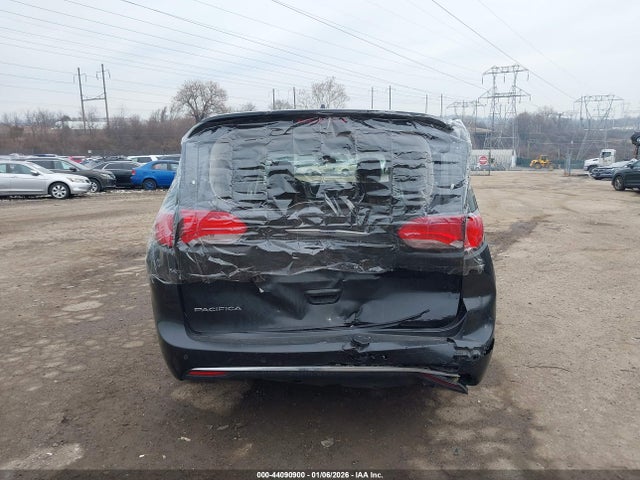 2C4RC1BG5JR252249 Chrysler Pacifica Touring L