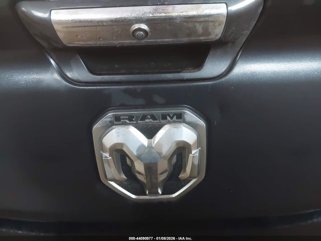 2020 Ram 1500 Laramie  4x4 6'4 Box მანქანა იყიდება აუქციონზე, vin: 1C6SRFDT0LN307382, აუქციონის ნომერი: 44090977