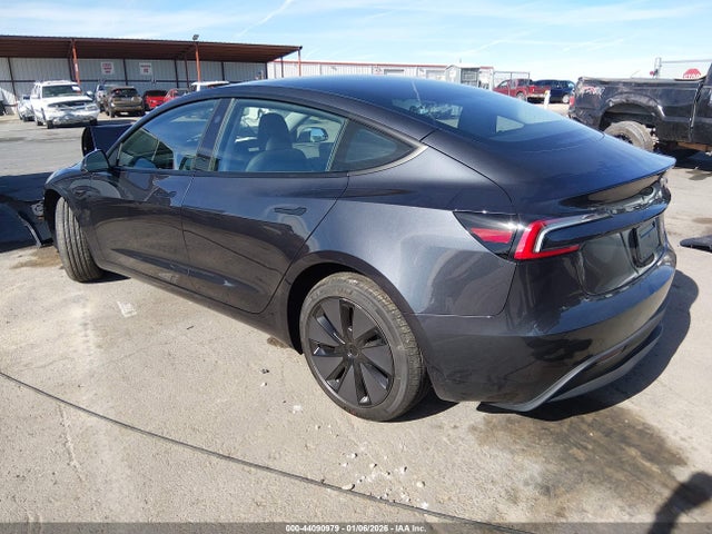 2026 TESLA MODEL 3 5YJ3E1EA1TF142711 Photo 2