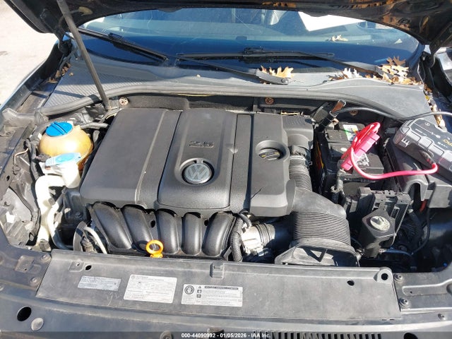 44090992 :رقم المزاد ، 1VWAP7A39EC019988 vin ، 2014 Volkswagen Passat 2.5l S/2.5l Wolfsburg Edition مزاد بيع