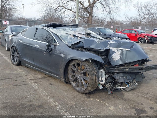 2015 TESLA MODEL S 5YJSA1H21FF100720 Photo 0