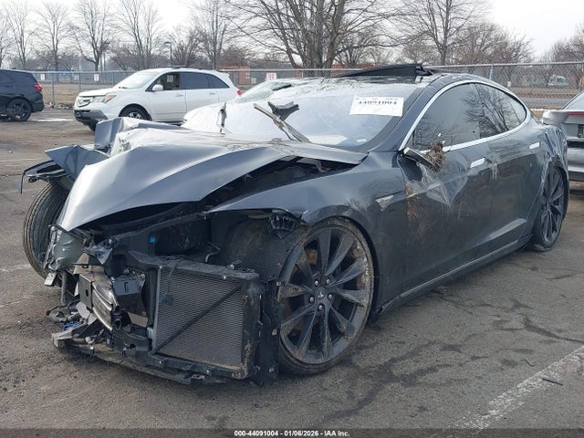 2015 TESLA MODEL S 5YJSA1H21FF100720 Photo 1