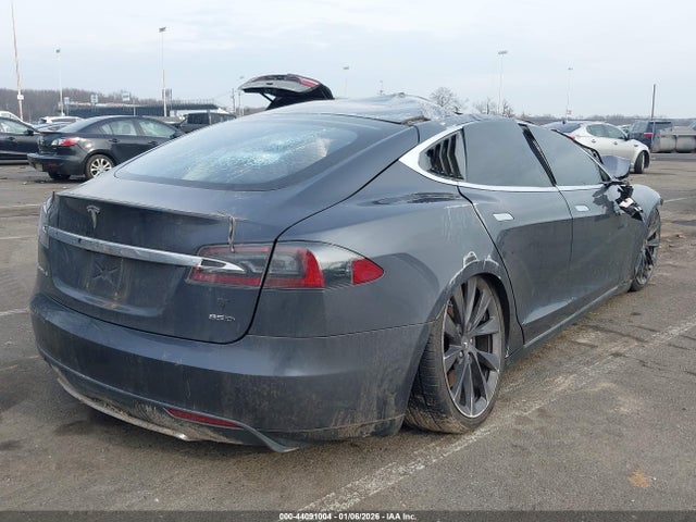 2015 TESLA MODEL S 5YJSA1H21FF100720 Photo 3