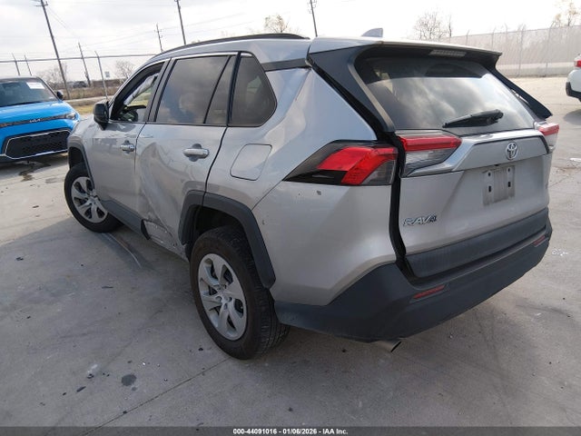 Toyota RAV4 LE 2019 2T3H1RFV9KC029424 Image 3