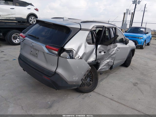Toyota RAV4 LE 2019 2T3H1RFV9KC029424 Image 4