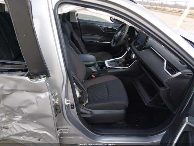 Toyota RAV4 LE 2019 2T3H1RFV9KC029424 Image 5