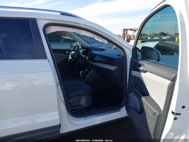 2023 VOLKSWAGEN TAOS 3VVEX7B25PM332159 Photo 4