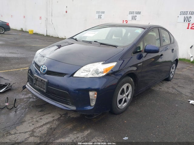 Toyota Prius Two 2015 JTDKN3DUXF0474474 Image 2