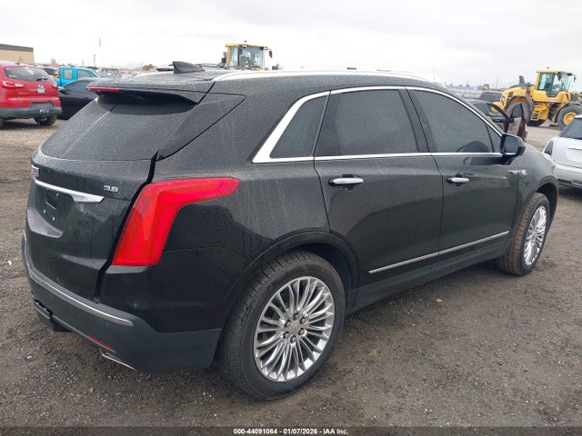 2017 CADILLAC XT5 1GYKNBRS1HZ152753 Photo 3