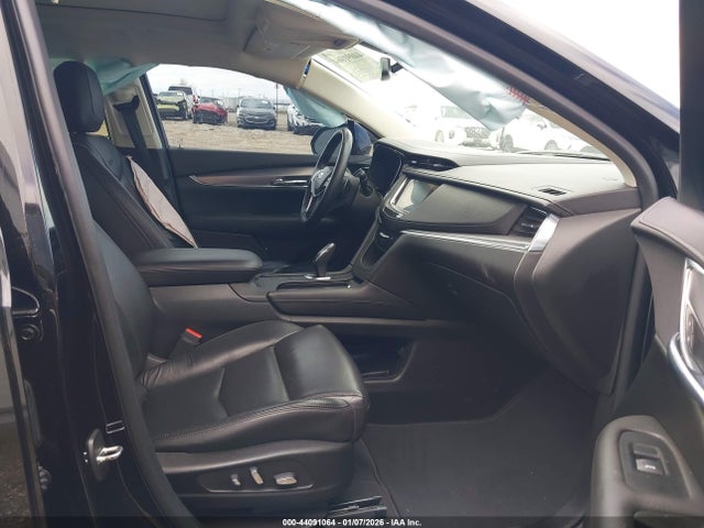 2017 CADILLAC XT5 1GYKNBRS1HZ152753 Photo 4