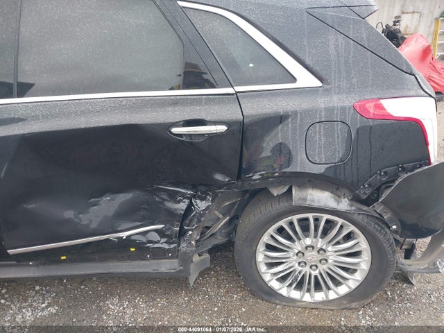 2017 CADILLAC XT5 1GYKNBRS1HZ152753 Photo 5