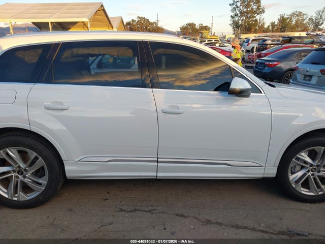 2021 Audi Q7 Premium Plus 55 Tfsi Quattro Tiptronic მანქანა იყიდება აუქციონზე, vin: WA1LXAF75MD013063, აუქციონის ნომერი: 44091082