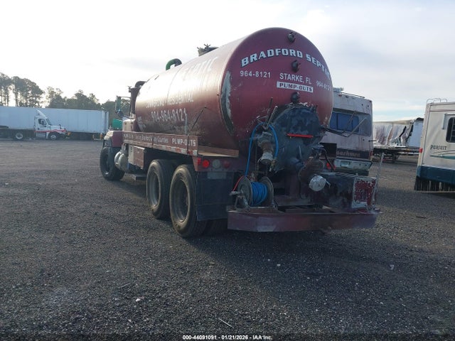 1996 Mack 600 Rd600 მანქანა იყიდება აუქციონზე, vin: 1M2P267C6TM025585, აუქციონის ნომერი: 44091091
