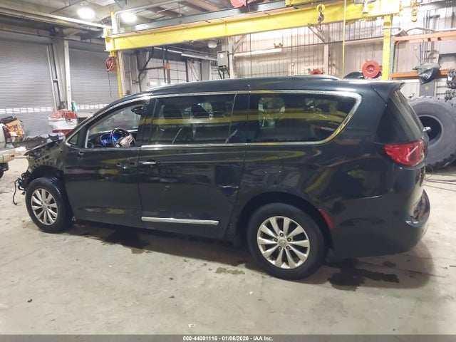 2C4RC1BG8HR501315 Chrysler Pacifica Touring-l