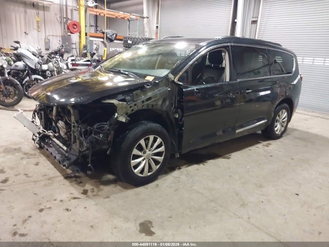 2C4RC1BG8HR501315 Chrysler Pacifica Touring-l