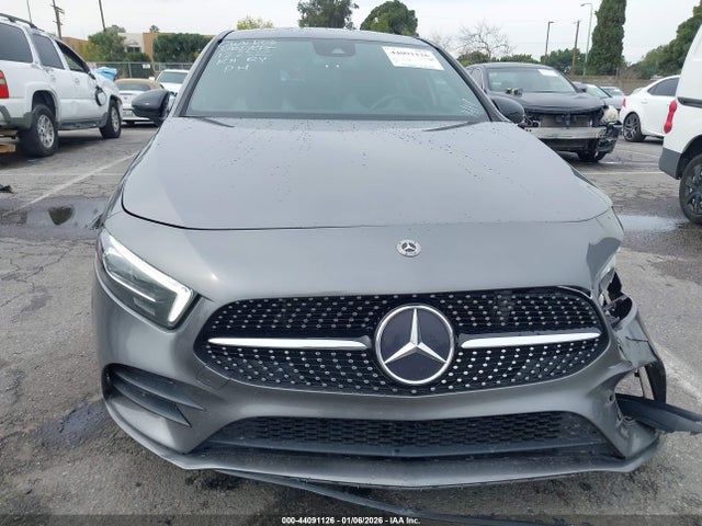 W1K3G4EB3LW047573 Mercedes-Benz A 220