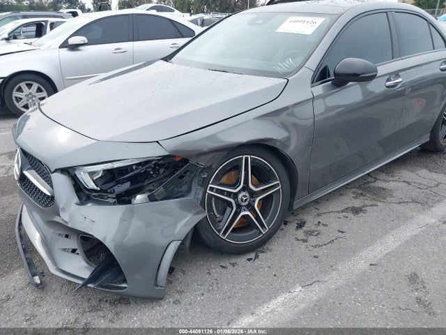 W1K3G4EB3LW047573 Mercedes-Benz A 220