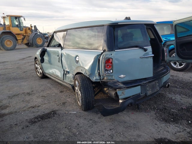 2011 MINI COOPER S CLUBMAN WMWZG3C5XBTY37221 Photo 2