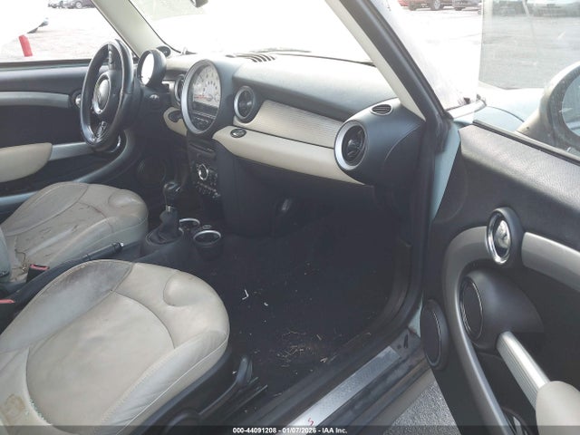 2011 MINI COOPER S CLUBMAN WMWZG3C5XBTY37221 Photo 4