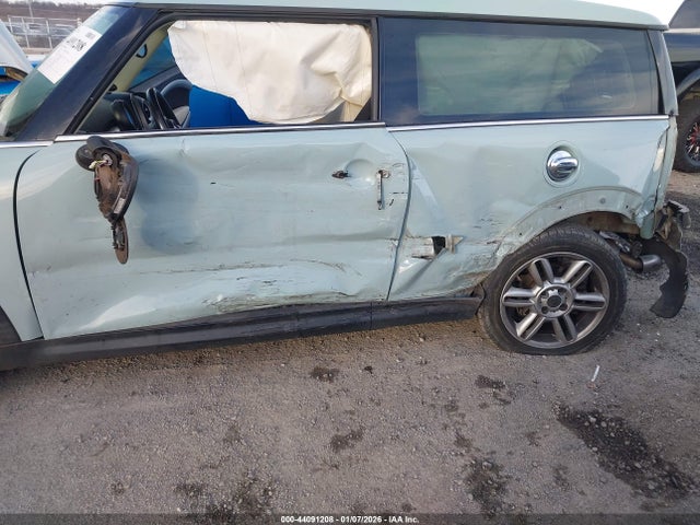 2011 MINI COOPER S CLUBMAN WMWZG3C5XBTY37221 Photo 5