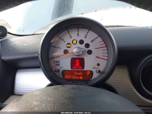 2011 MINI COOPER S CLUBMAN WMWZG3C5XBTY37221 Photo 6