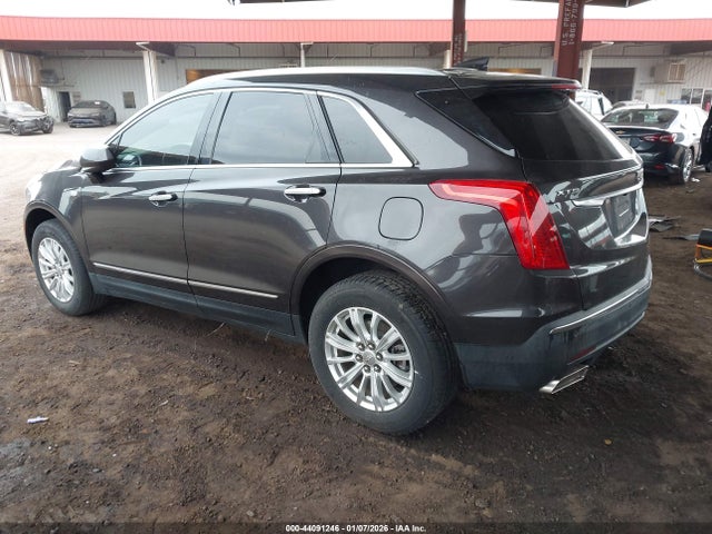 2017 CADILLAC XT5 1GYKNARS5HZ243163 Photo 2
