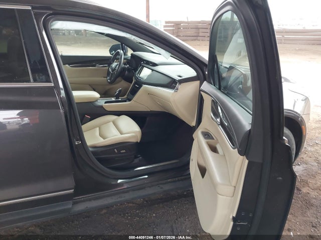 2017 CADILLAC XT5 1GYKNARS5HZ243163 Photo 4