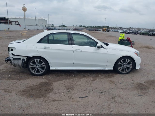 Mercedes-Benz E 350 2014 WDDHF5KB1EA832113 Image 14