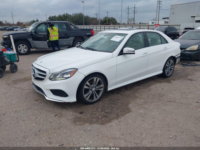 Mercedes-Benz E 350 2014 WDDHF5KB1EA832113 Image 2