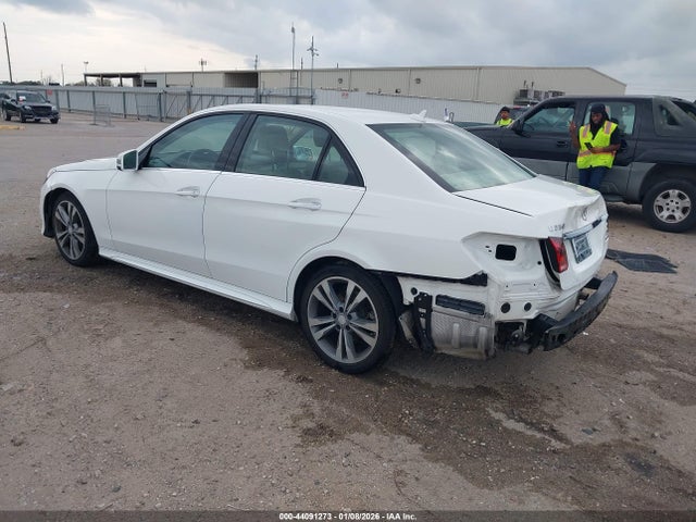 Mercedes-Benz E 350 2014 WDDHF5KB1EA832113 Image 3