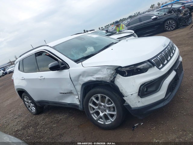 Jeep Compass Latitude Lux 4x4 2022 3C4NJDFB8NT197416 Image 13