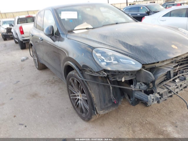 2018 PORSCHE CAYENNE WP1AA2A21JKA05273 Photo 0