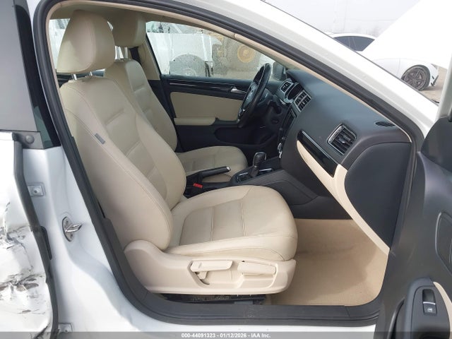 3VWL17AJ9GM222230 Volkswagen Jetta 1.8t Sel