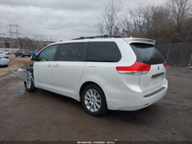 2012 TOYOTA SIENNA 5TDDK3DC2CS031849 Photo 2