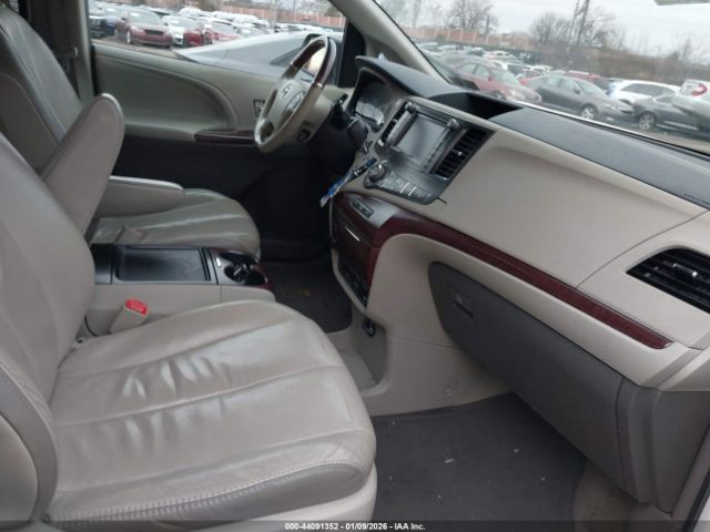 2012 TOYOTA SIENNA 5TDDK3DC2CS031849 Photo 4