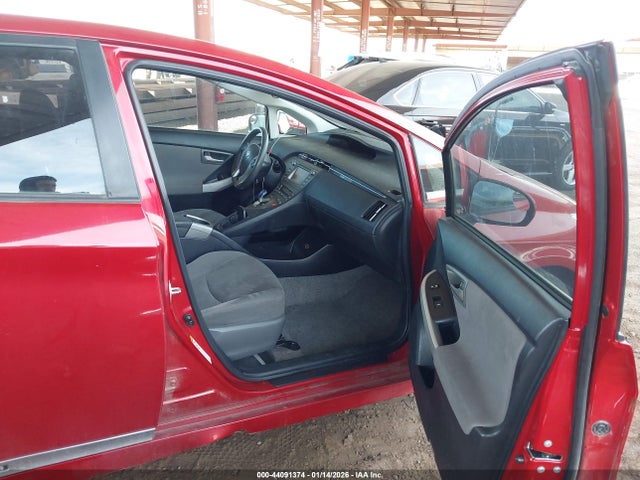Toyota Prius Three 2014 JTDKN3DU4E0365510 Image 5
