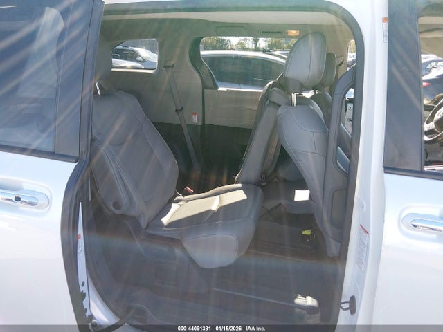 5TDJRKEC9NS092092 Toyota SIENNA XLE