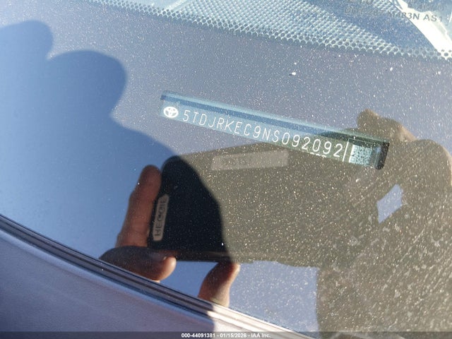 5TDJRKEC9NS092092 Toyota SIENNA XLE