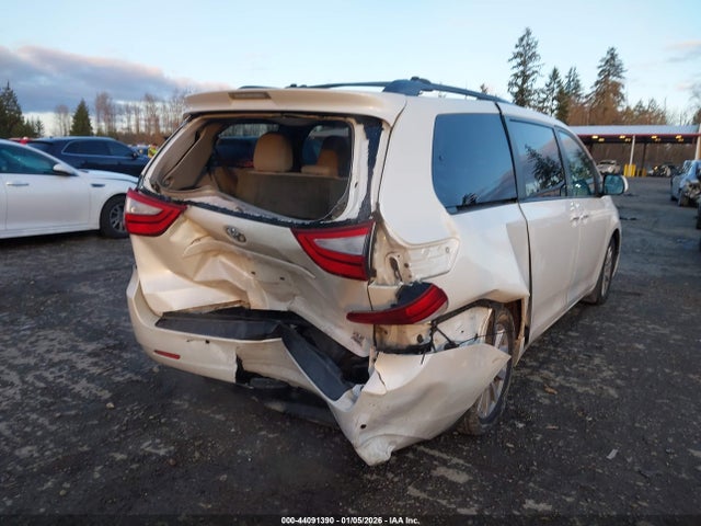 2017 TOYOTA SIENNA 5TDDZ3DC3HS166762 Photo 3