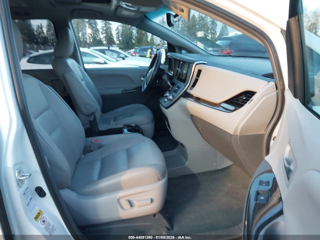 2017 TOYOTA SIENNA 5TDDZ3DC3HS166762 Photo 4