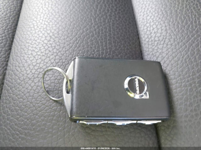 2024 VOLVO XC60 RECHARGE PLUG-IN HYBRID YV4H60DL6R1908690 Photo 10