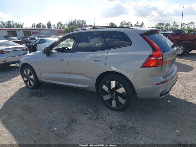 2024 VOLVO XC60 RECHARGE PLUG-IN HYBRID YV4H60DL6R1908690 Photo 2