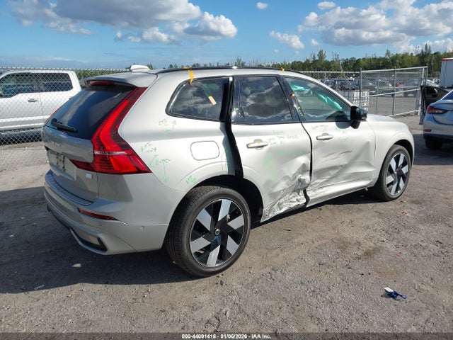 2024 VOLVO XC60 RECHARGE PLUG-IN HYBRID YV4H60DL6R1908690 Photo 3