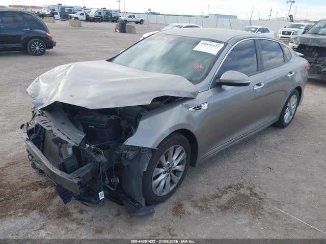 2017 Kia Optima Lx მანქანა იყიდება აუქციონზე, vin: 5XXGT4L32HG160765, აუქციონის ნომერი: 44091422